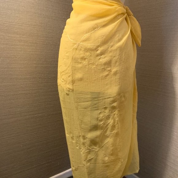 ๐ Sunshine Sass โ Embroidered Wrap That Does It ALL โ๏ธ๐ - Picture 11 of 13